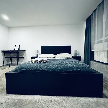 Deluxe Minimal * Budapešť