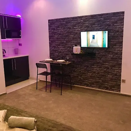 Deluxe Minimal * Budapešť