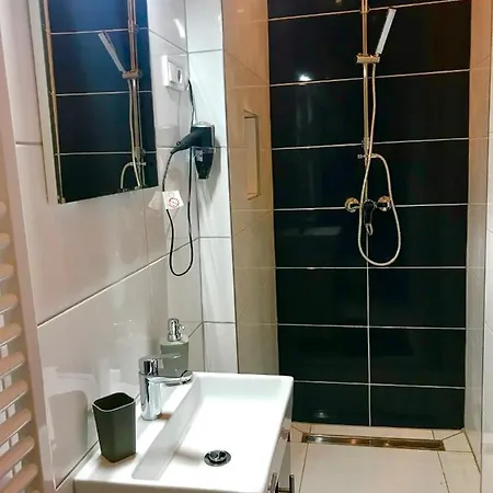 Deluxe Minimal * Budapešť